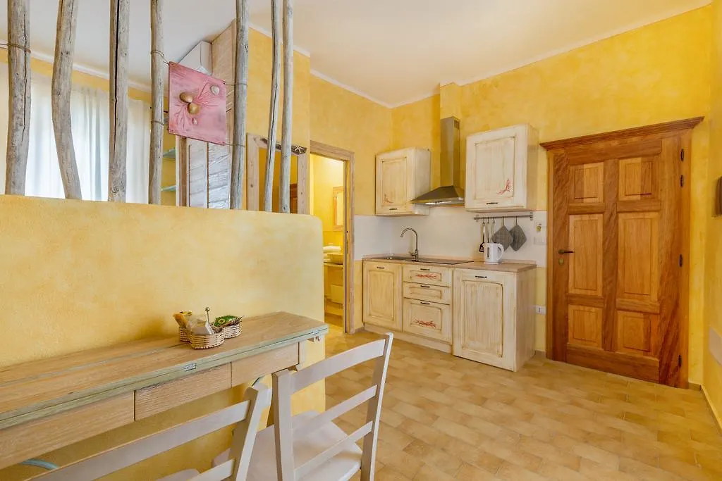 Appartamento Palazzo Beddoro San Pantaleo 0*,  Italia
